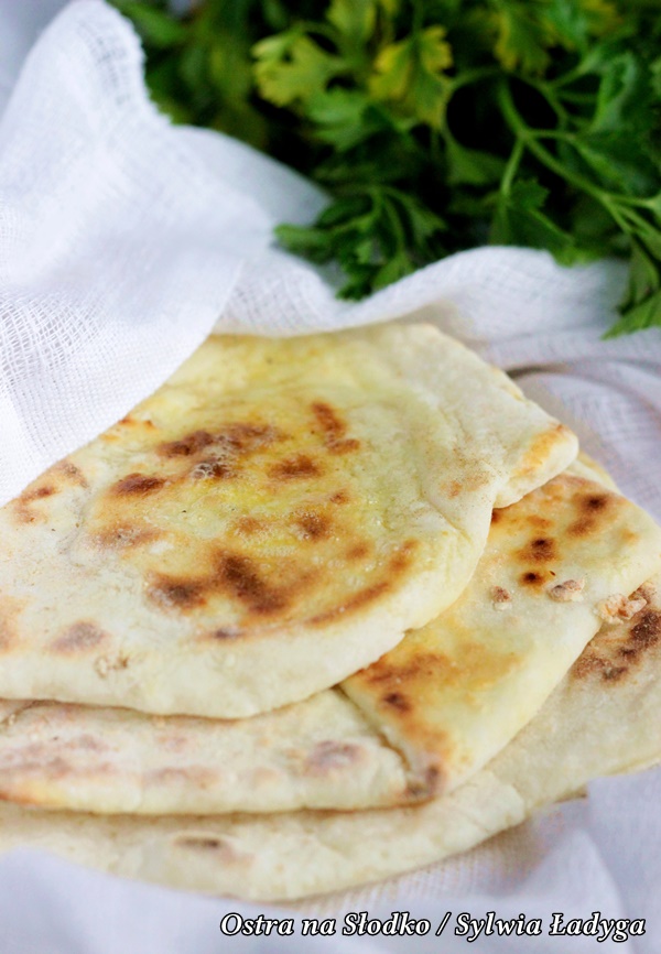 chaczapuri , ieruli , imeryjskie , kuchnia gruzinska , gruzinski placek z sere , ostra na slodko (1)xxx