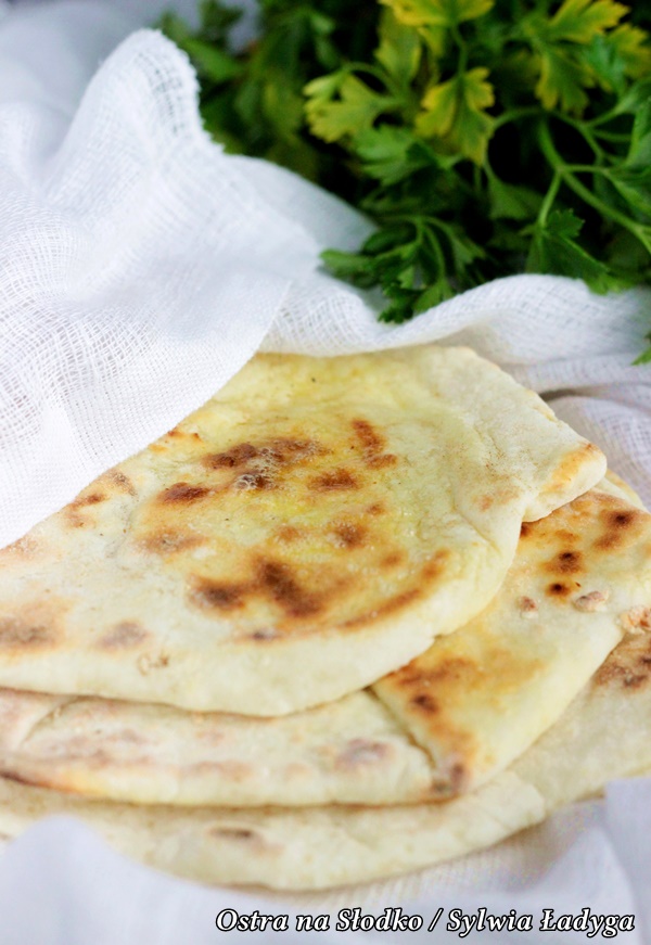 chaczapuri , ieruli , imeryjskie , kuchnia gruzinska , gruzinski placek z sere , ostra na slodko (2)xxx