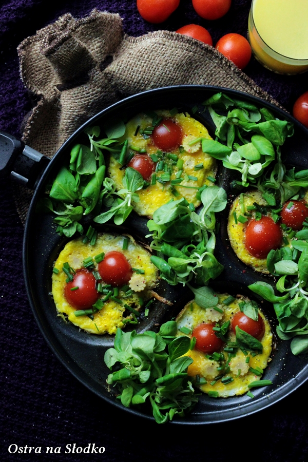 jajka zapiekane , omlet z pomidorami , mini omlety , jajecznica inaczej , ostra na slodko , sylwia ladyga (4)x