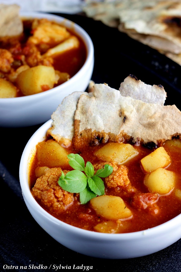 ALOO GOHBI - curry ziemniaczano-kalafiorowe, kuchnia indyjska , kuchnia orientalna , indie przepisy , ostra na slodko , gulasz warzywny (2)x
