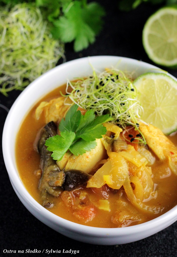 curry z kurczaka , zolte curry , kuchnia tajska , kuchnia orientalna , ostra na slodko , shitake przepisy (3)x